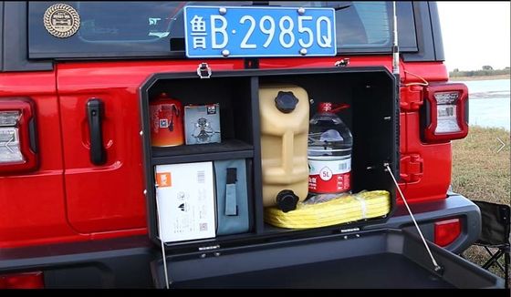 Эффективно спроектированный 4x4 подземный склад для удобной организации грузовиков и инструментов