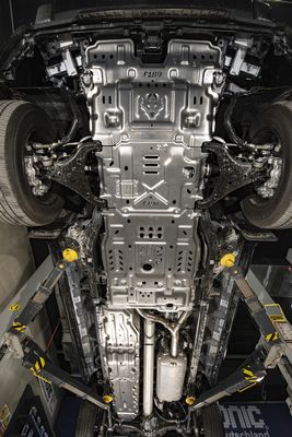 4x4 Моторная крышка Поддонная защитная панель шасси для Toyota Sequoia 2009 Части кузова автомобиля