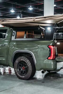 Черный кроватный чехол для пикапа Toyota Tundra с багажником и алюминиевой конструкцией