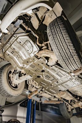 Защитный комплект под кузовом Toyota LC 100 с резервуаром топлива