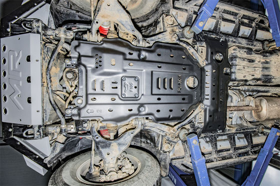 Автомобильное шасси 4x4 Внешний доступ Алюминиевая сплав Сталь FJ Круизное шасси Скид-плата Защита двигателя