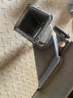 Автомобильный автотранспортер для внедорожников, разработанный и изготовленный компанией Custom Metal Fabrication